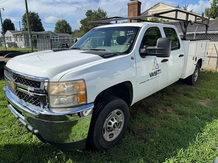 2011-chevrolet-silverado-2500-image-1