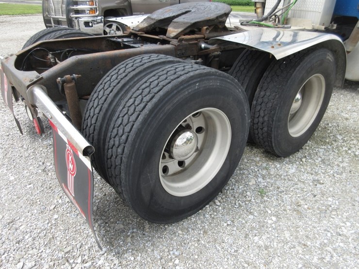 2007-peterbilt-378-image-9