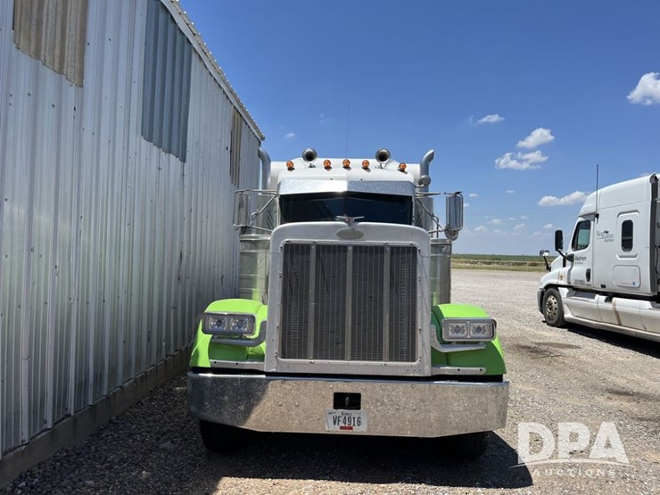 2000-peterbilt-379-image-5
