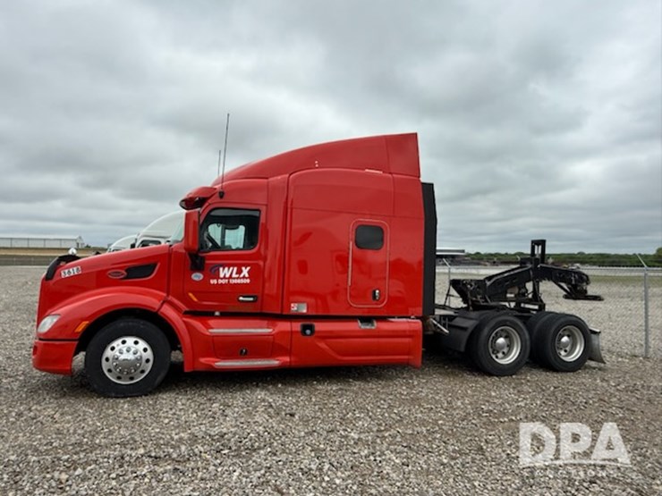 2018-peterbilt-579-image-1