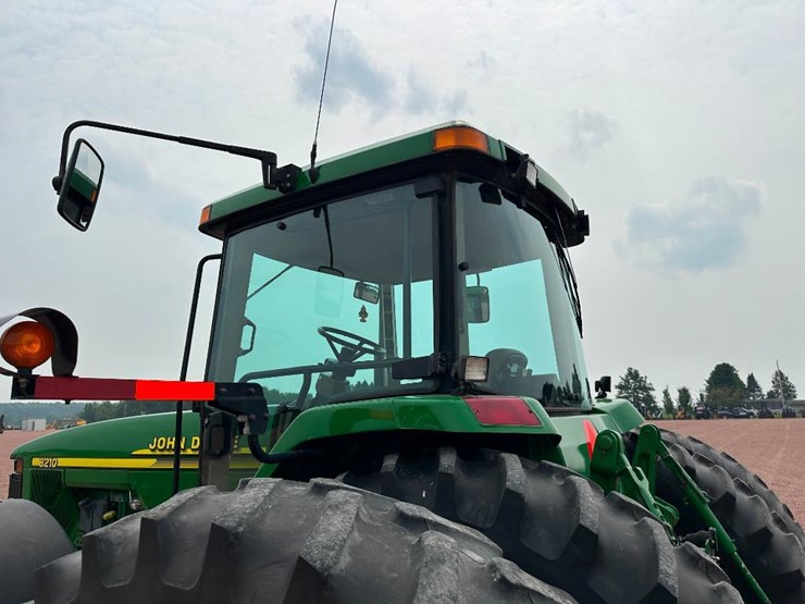 john-deere-8210-image-26