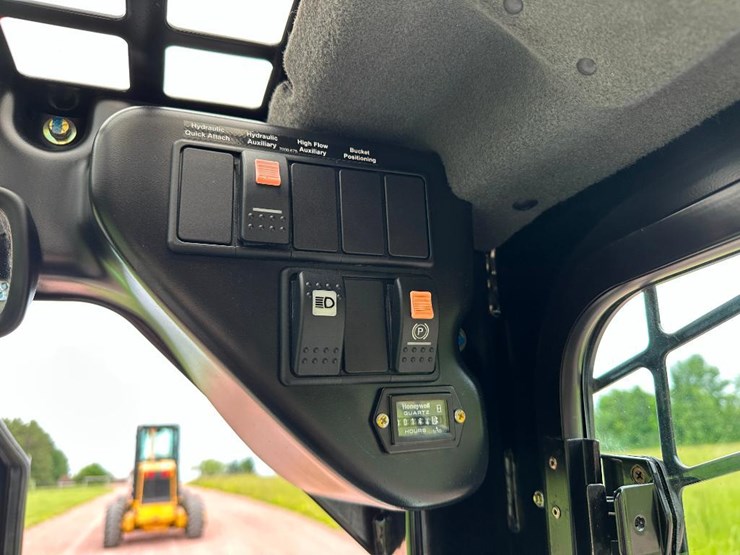 2015-terex-r165s-image-35