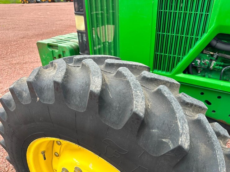 1996-john-deere-7400-image-14
