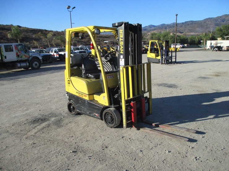 2017-hyster-s30ft-image-1