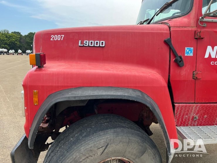1995-ford-l9000-image-26