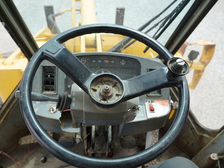 deere-444g-image-12