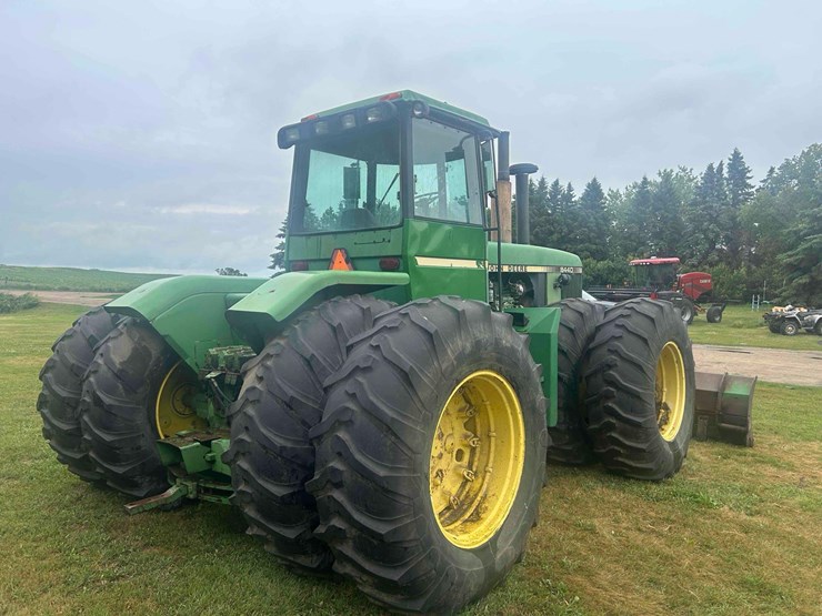 john-deere-8440-image-4