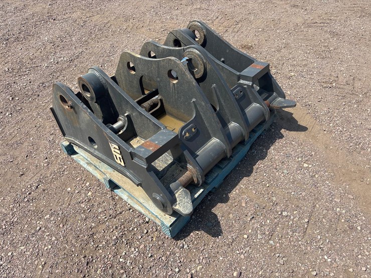 2022-werk-brau-wheel-loader-quick-attach-image-2
