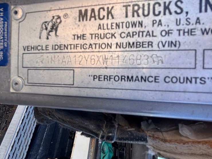 1999-mack-ch613-image-81