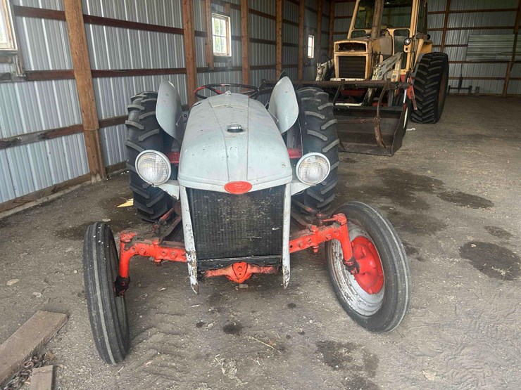 1941-ford-9n-image-8