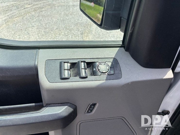 2016-ford-f150-xl-image-58