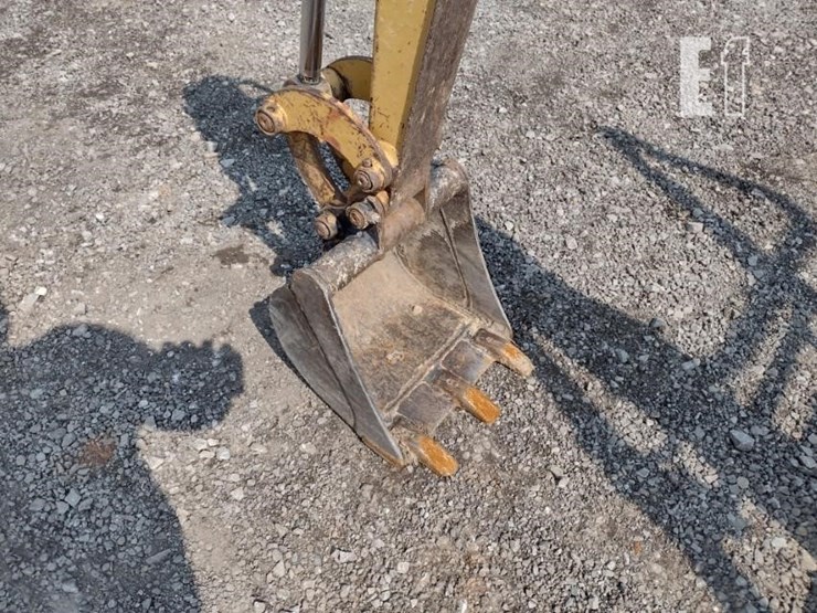 2012-caterpillar-300.9d-image-13