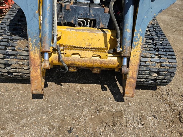 deere-ct332-image-8