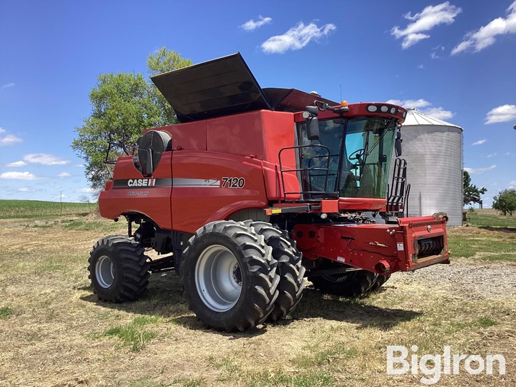 2012-case-ih-7120-image-3