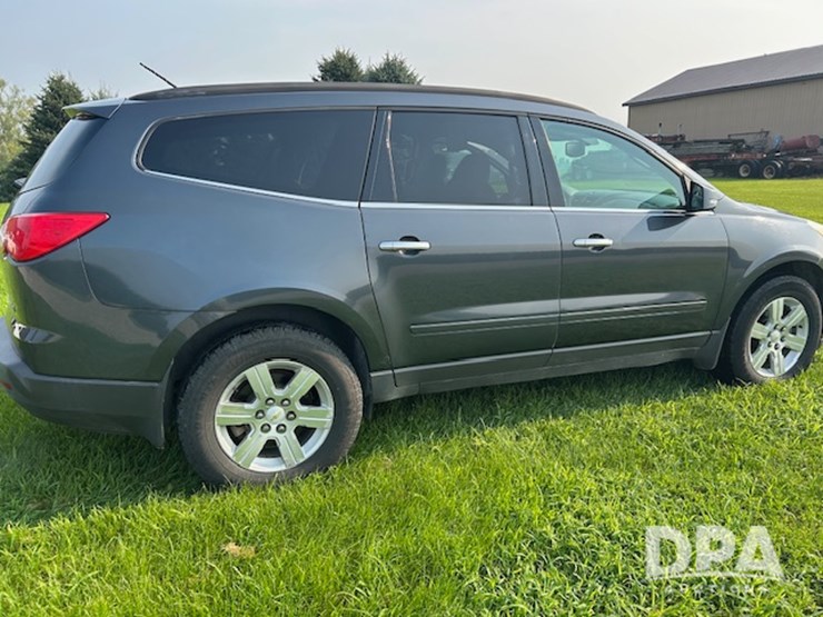 2011-traverse-lt-suv-(mn1058)-image-6