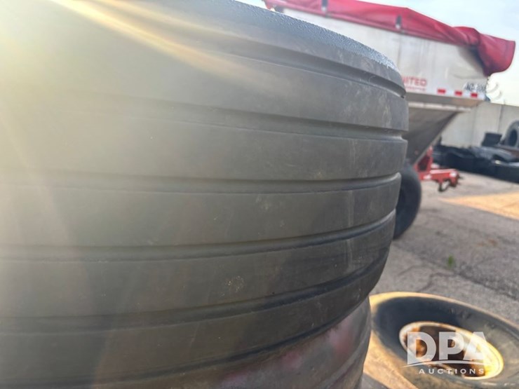 implement-tires-(dr11904)-image-7