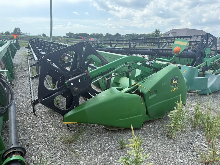 john-deere-635f-image-3