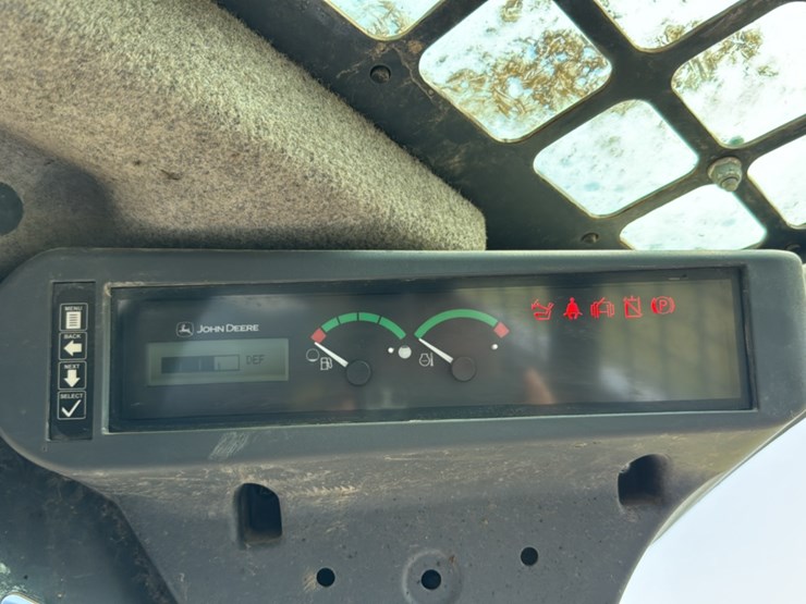 2019-deere-330g-image-32