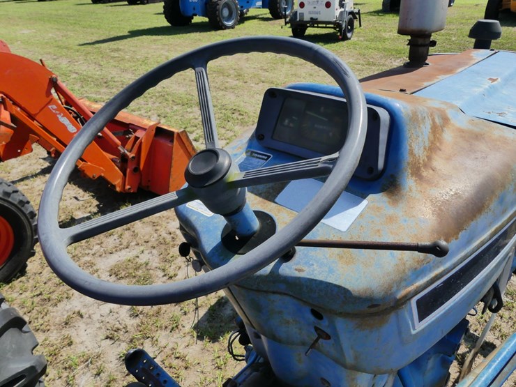 ford-2810-image-10