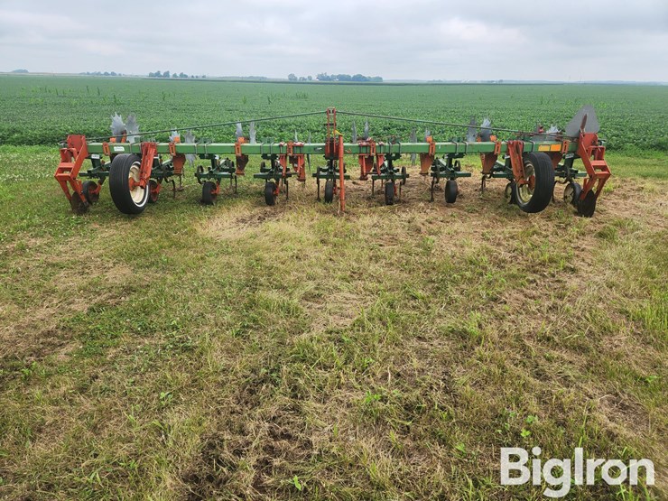 glencoe-8r30-row-crop-cultivator-image-2
