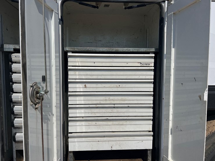 2010-kenworth-t270-image-13