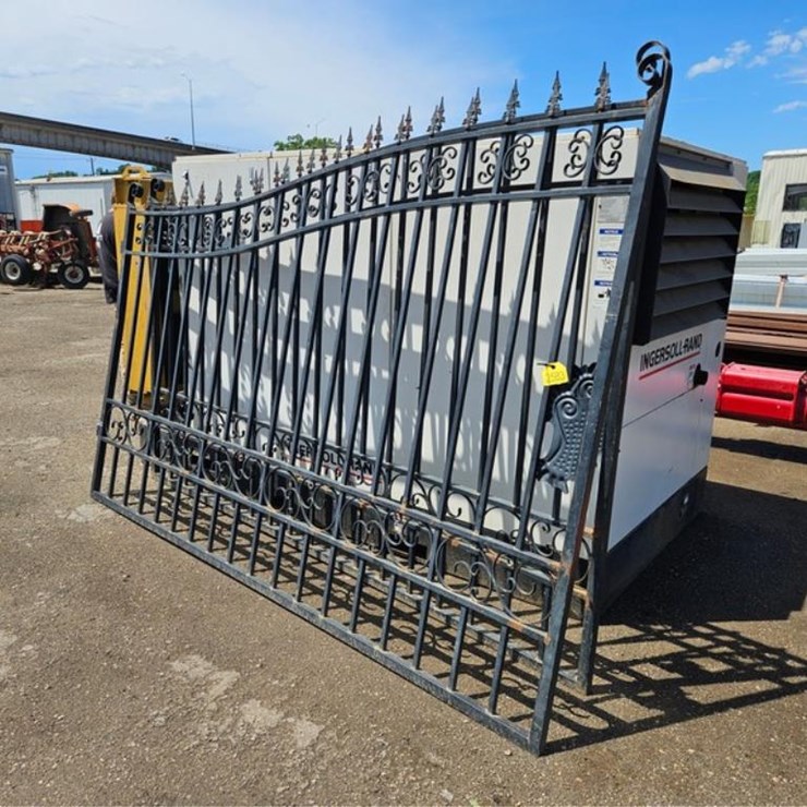 #2583 • 20' Wrought Iron Gates