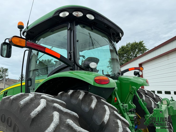 2011-john-deere-8235r-image-14