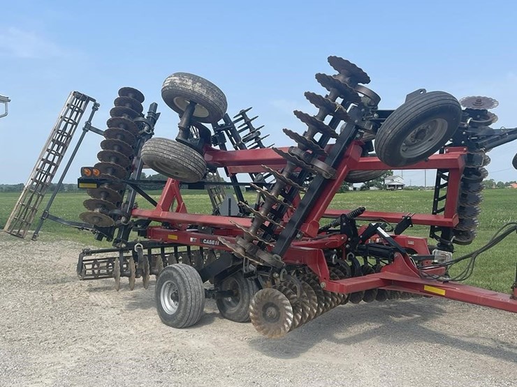 case-ih-true-tandem-330-turbo-image-1