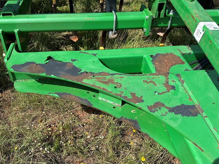 2012-john-deere-2210-image-5