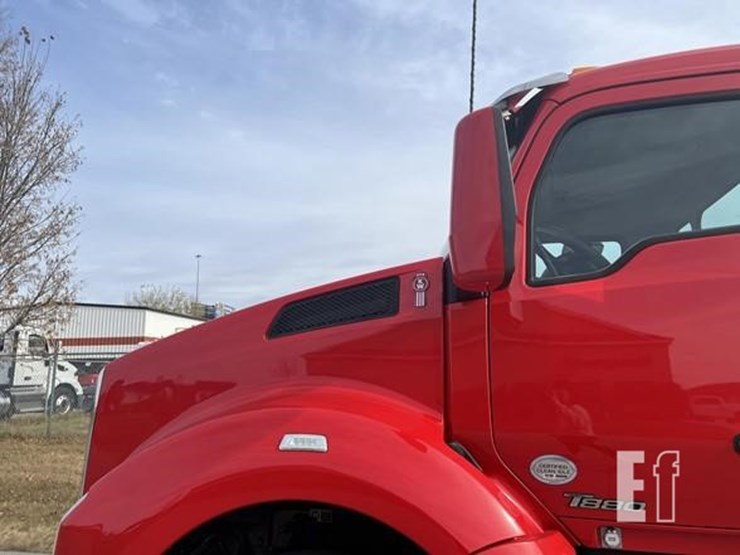 2016-kenworth-t880-image-43