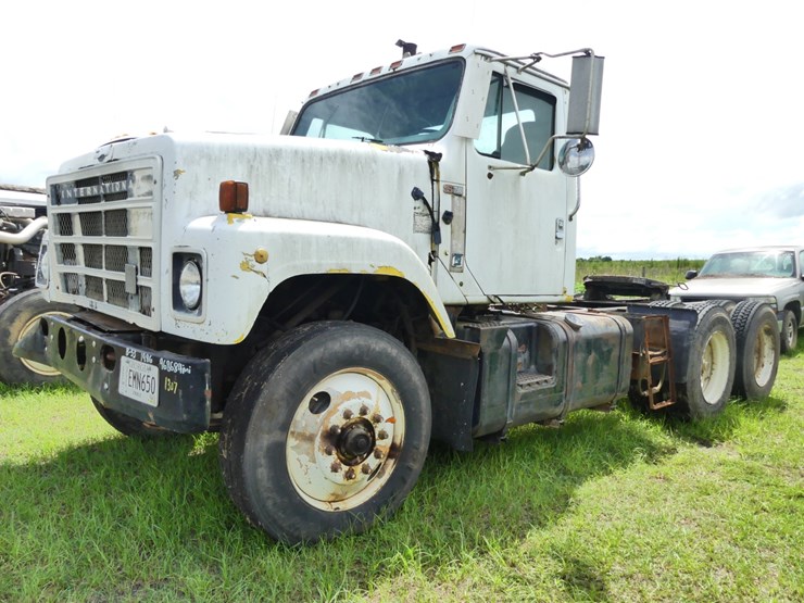 1986-international-s2500-image-2