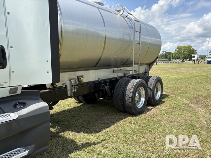 2018-ihc-lt-625-liquid-nurse-truck-(pz13706)-image-6