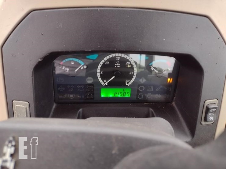 2015-john-deere-6105d-image-7