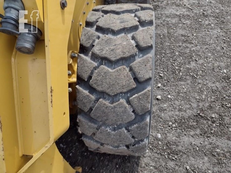 2018-caterpillar-246d-image-21