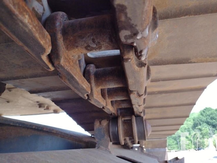 2011-komatsu-pc228us-lc-8-image-40