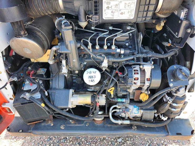 2016-bobcat-s650-image-6