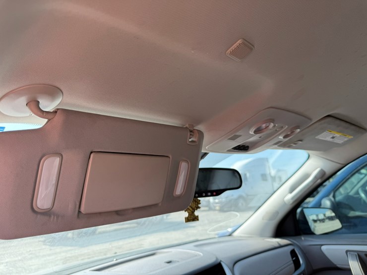2013-chevrolet-traverse-image-36