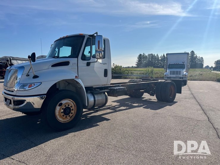 2012-international-durastar-4400-image-2