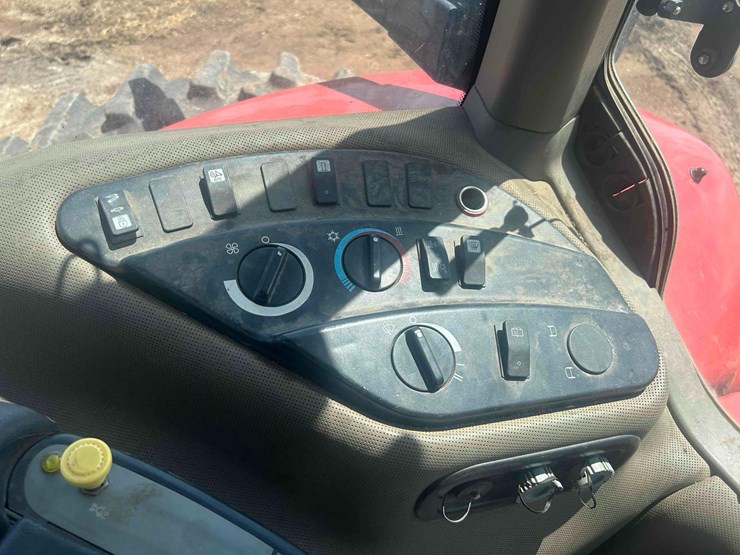 2012-case-ih-magnum-290-image-22