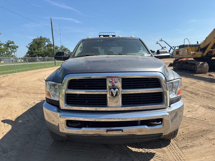 2013-dodge-ram-1500-image-3