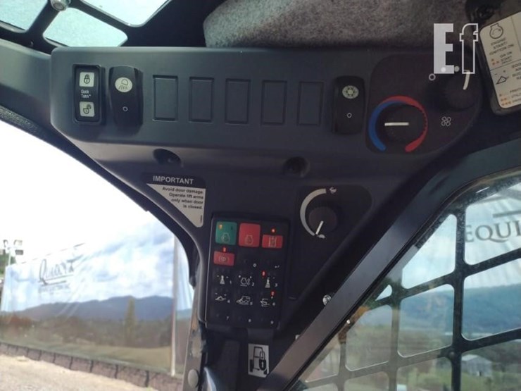 2020-deere-324g-image-8