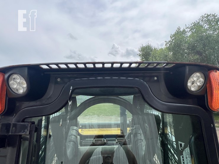 2017-new-holland-l228-image-13
