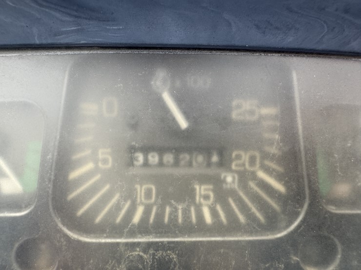 new-holland-5030-image-12