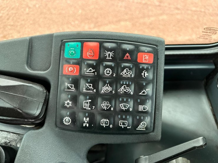 2018-deere-524kii-image-70