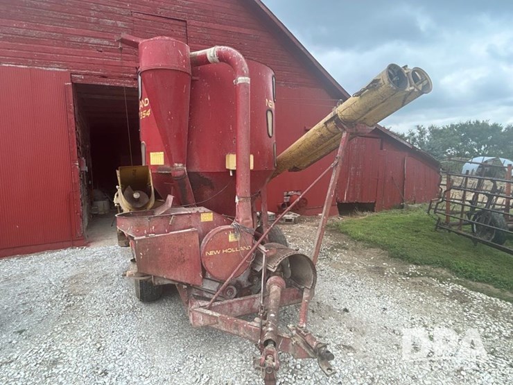 new-holland-354-image-12