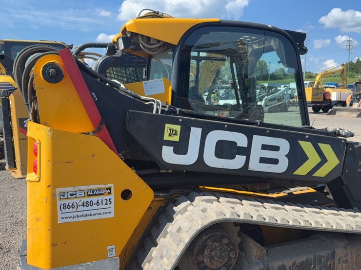 2018-jcb-3ts-8t-image-6