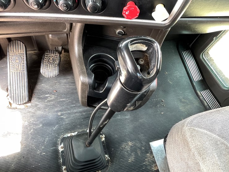 2012-kenworth-t800-image-76