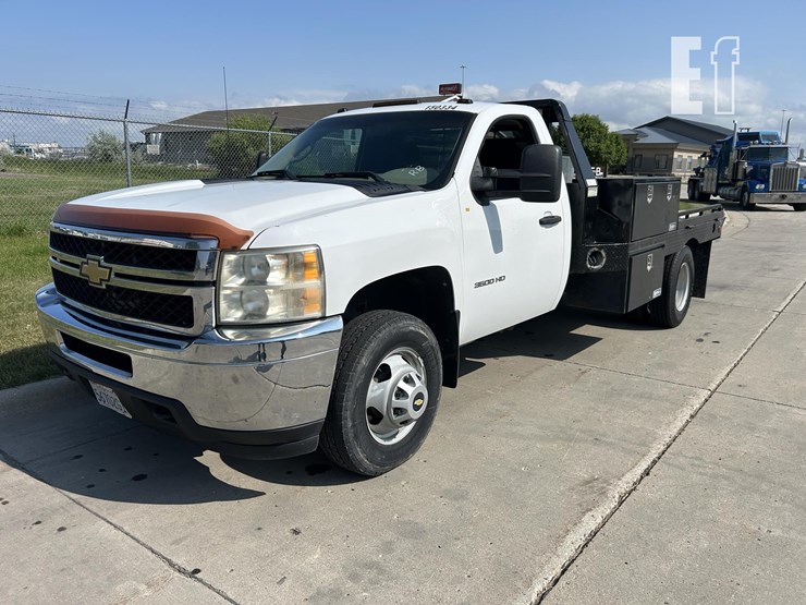 2011-chevrolet-3500hd-image-1
