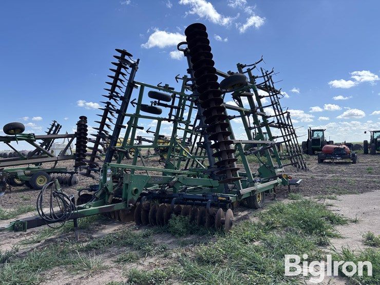 john-deere-726-image-1