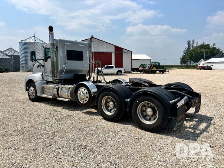 2014-kenworth-t660-image-9